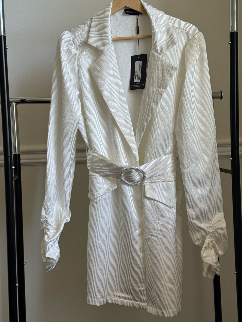 PrettyLittleThing Women's White Zebra-Stripe Belted Blazer Dress Size 12 NWT